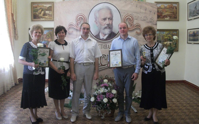 Музиканти Сумського державного педагогічного університету ім. А.С.Макаренка на фестивалі "Чайковський FEST". Фото з сайту: http://www.sspu.sumy.ua/ Музиканти Сумського державного педагогічного університету ім. А.С.Макаренка на фестивалі «Чайковський FEST»