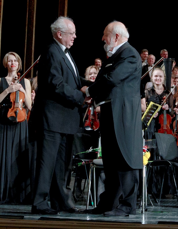 Видатні композитори Кшиштоф Пендерецький і Мирослав Скорик. Фото: Олександр Шамов Видатні композитори Кшиштоф Пендерецький і Мирослав Скорик. Фото: Олександр Шамов