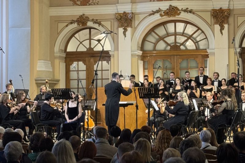 Серпень у Львівському органному залі: світові премʼєри, гастролі зірок та бестселери 
