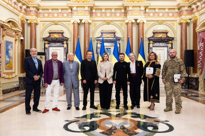 Зеленський вручив відзнаки 